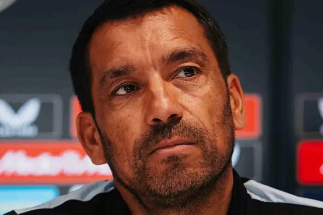 Góc Nhìn Haywin: Van Bronckhorst: Tôi là một phần lịch sử của Barcelona, trở lại đây lần nữa rấ