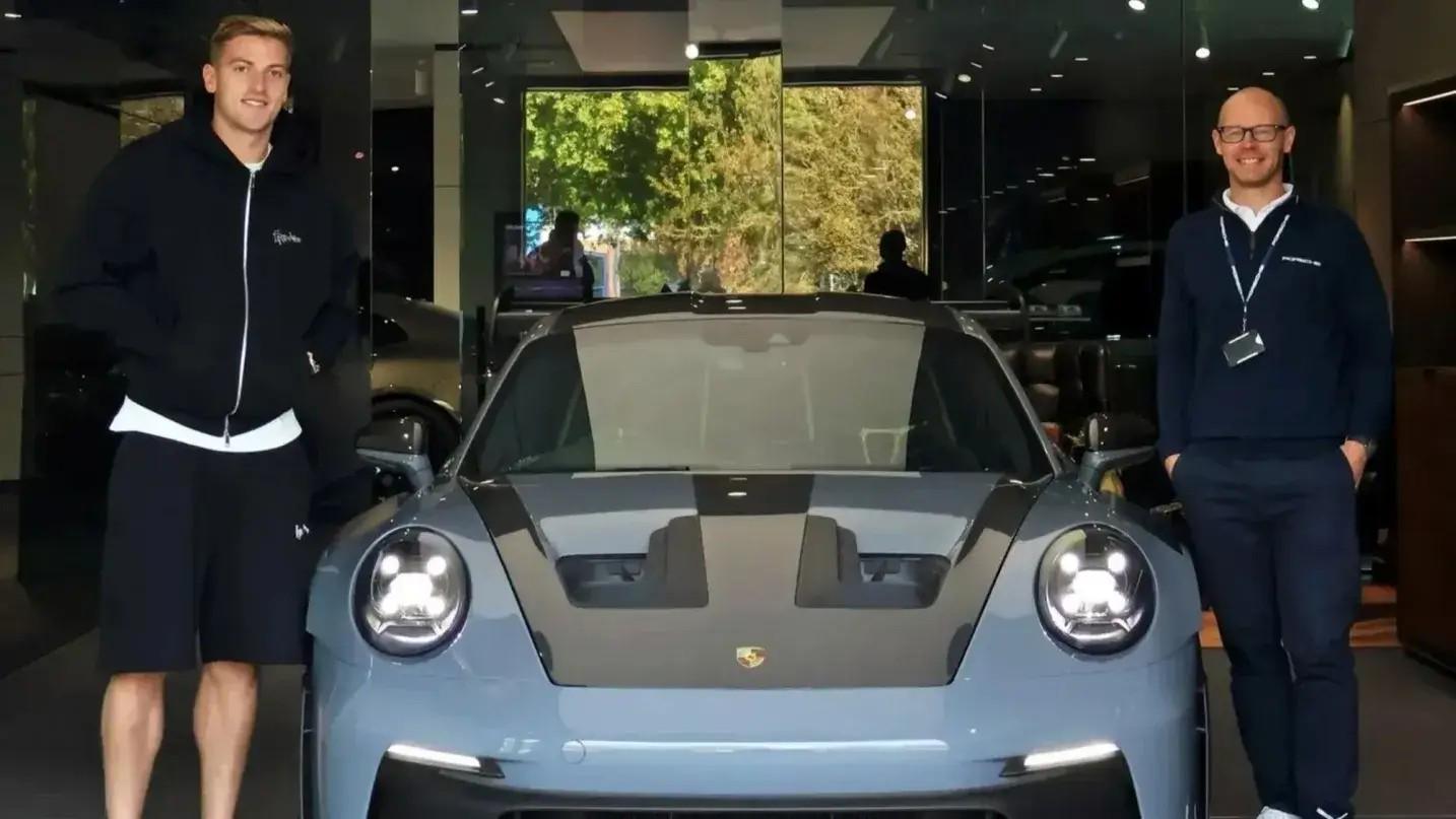 Góc Nhìn Haywin: The Sun: Delap chi 220.000 bảng mua Porsche 911 độ riêng, tốc độ tối đa đạt 296 km/h
